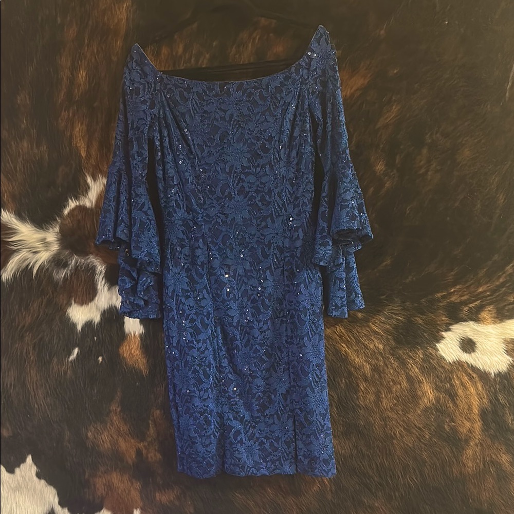 VENUS Blue Off-the-Shoulder Sheath Dress